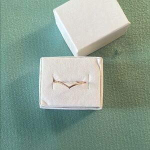 Elegant Rose Gold Chevron Ring